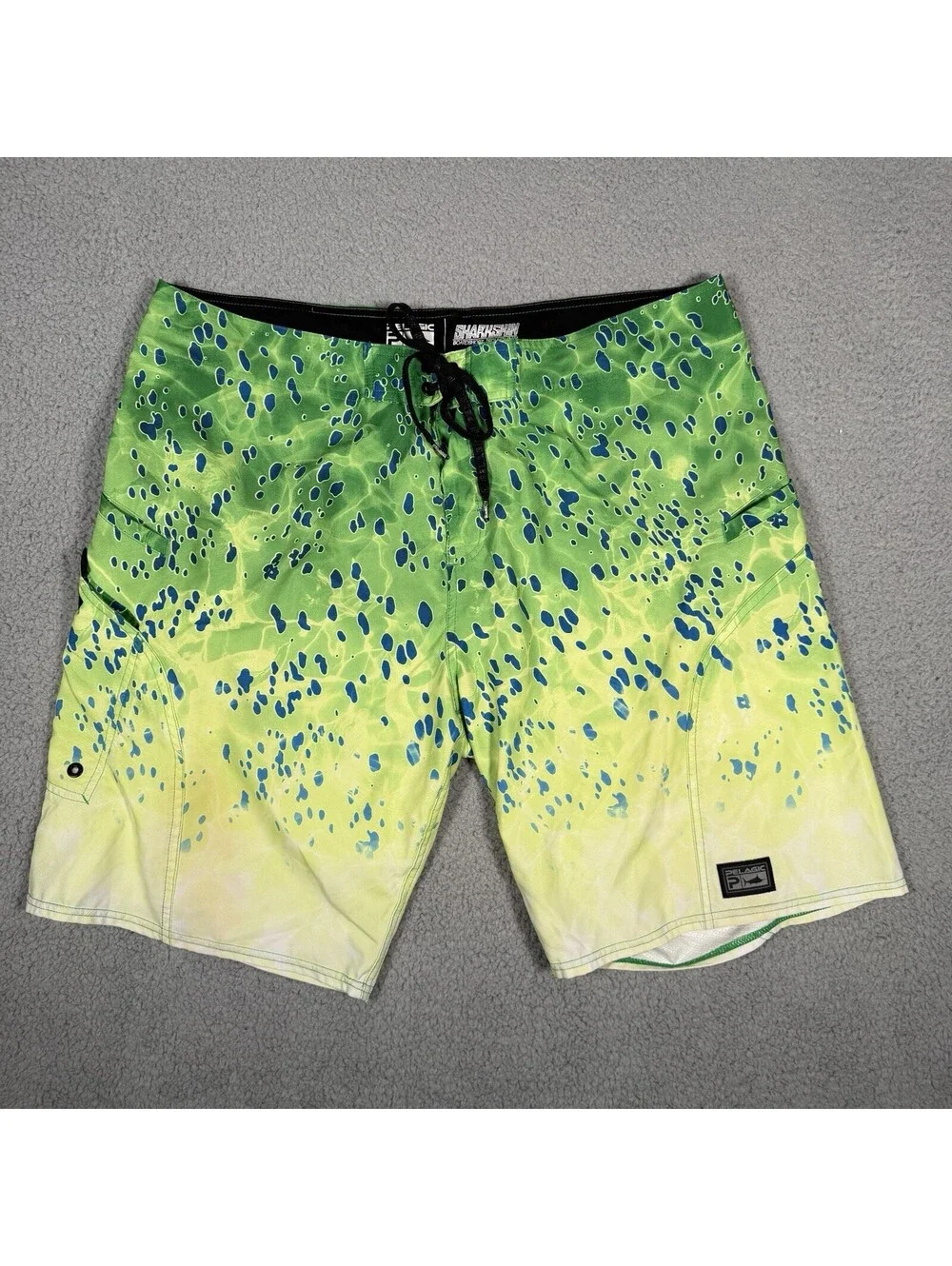 Pelagic Dorado Board Shorts Mens Size 40 Sharkskin Green Yellow
